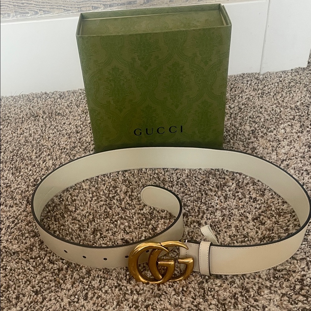 Gucci Light Beige Belt with Gold GG Buckle - Picture 3 of 5